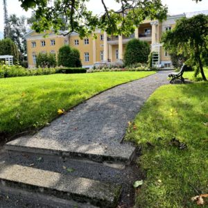 Photo 2 - Sillapē pils rožu dārzs un parks