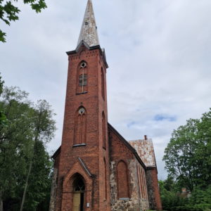 Photo 1 - Äksi Andrease kirik ja “Õ”-park