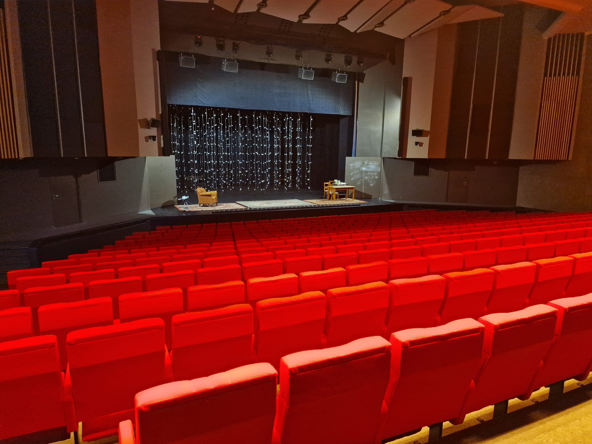 Vaade lavale ratastoolikohtadelt